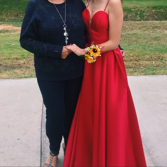 PROM DRESS - Picture 1 of 3